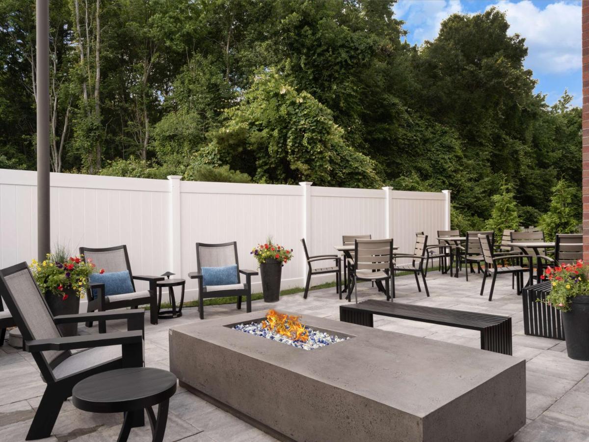 Hampton Inn Raynham-Taunton Exterior foto